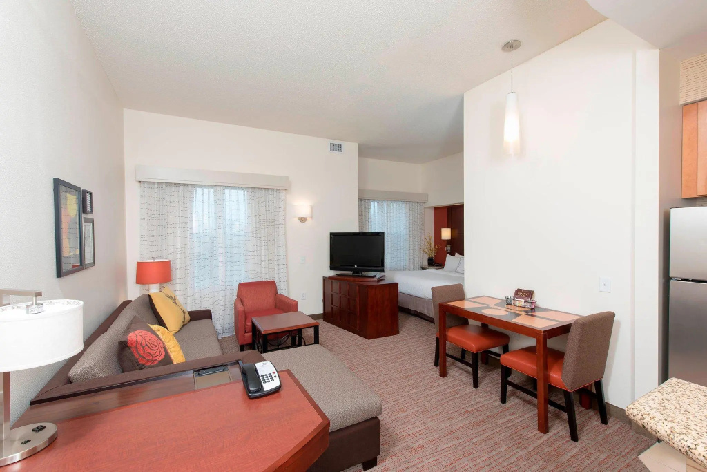 Double Studio (full double bed)