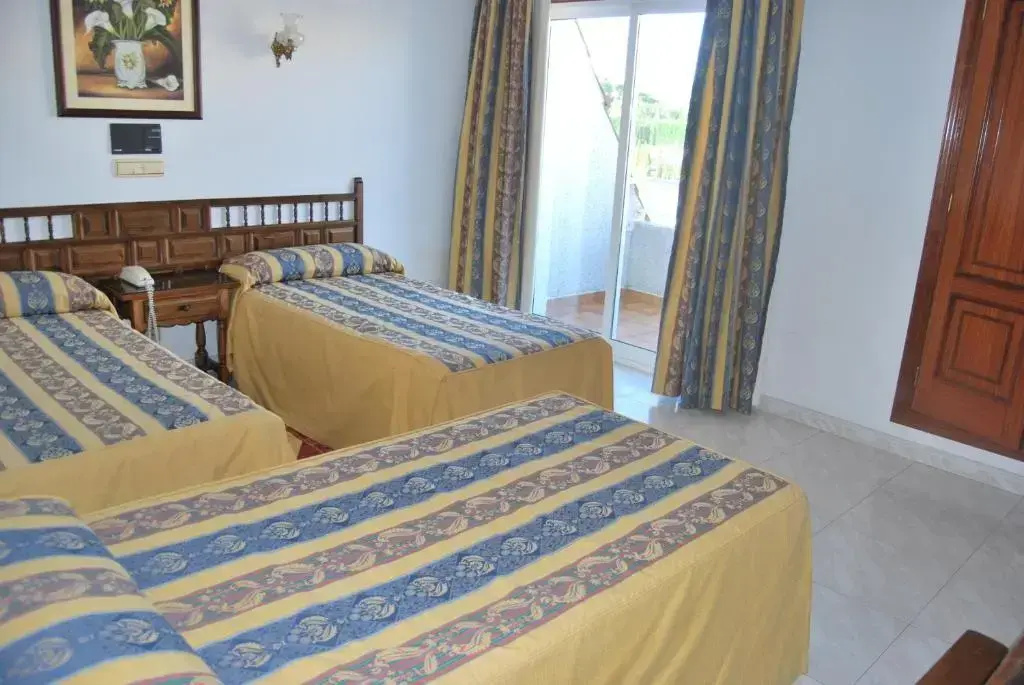 Economy Quadruple room