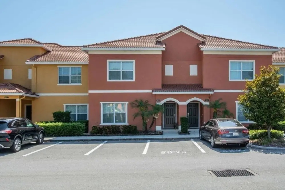 Tropical Waterfront, Completely Redone W/pool-3033 4 Bedroom Townhouse by Redawning, Kissimmee