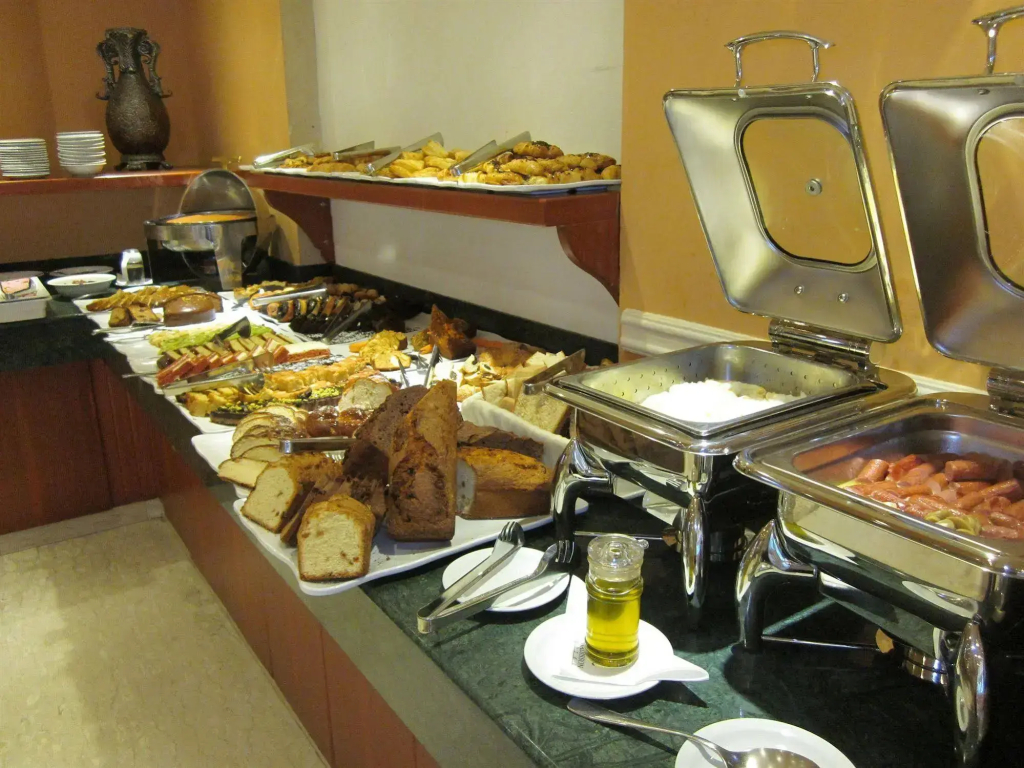 Madisson Hotel - фото 11