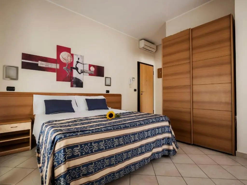 Standard Double room (full double bed)