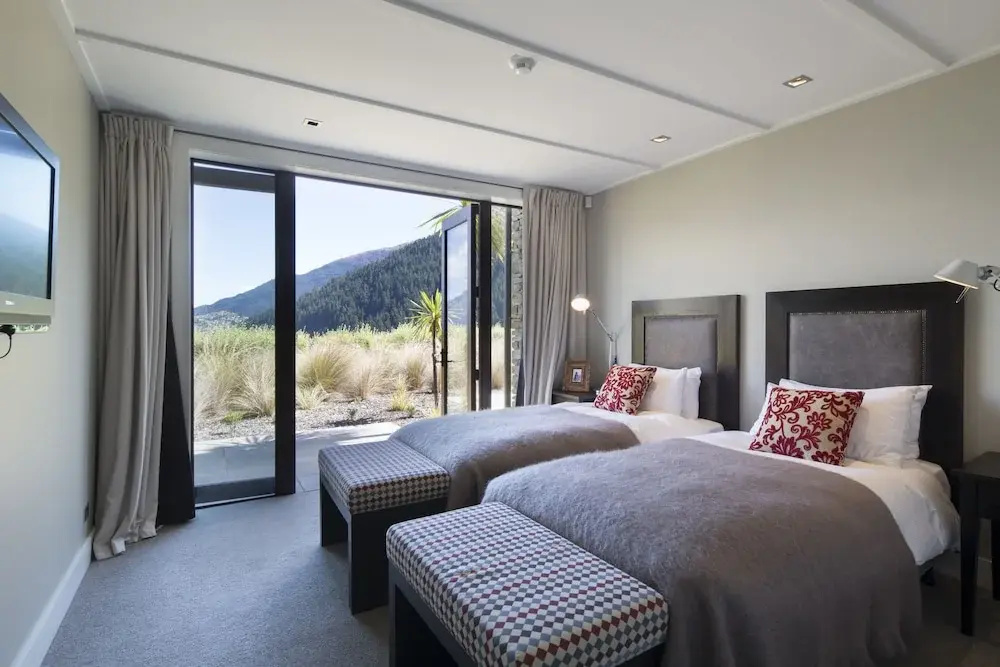 2 Bedrooms Villa with balcony