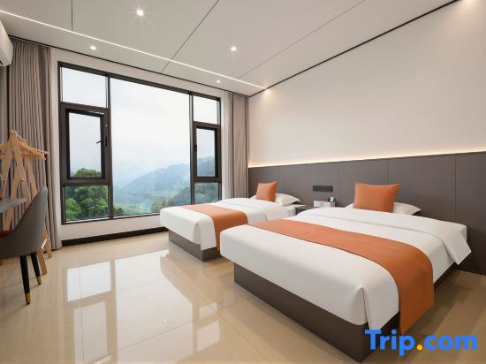 Xianting Yueju · Joyful Courtyard | Mountain View Vacation Apartment (Sanqingshan Scenic Area)