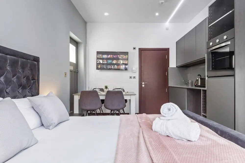 Luxury Flat in Studio — фото