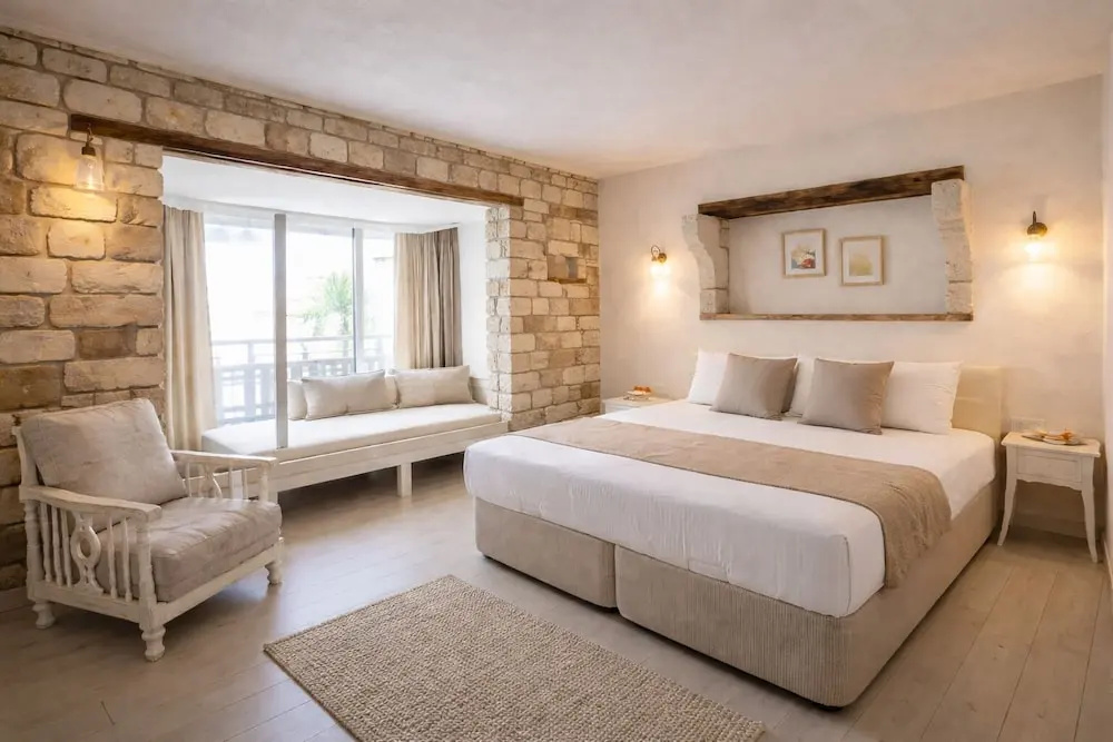 Standard room with city view