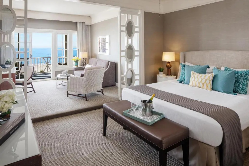 Victorian Double Studio Suite with ocean view (full double bed)