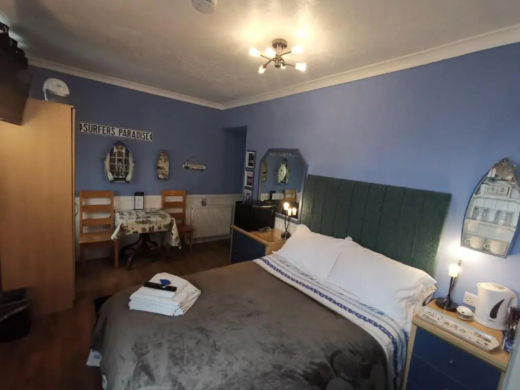 Standard Triple room