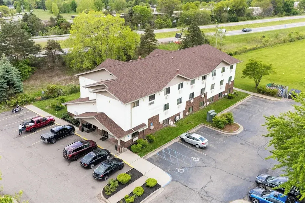 Super Inn by OYO Lansing MI — фото 3