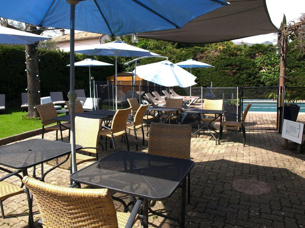 Hotel photo 12