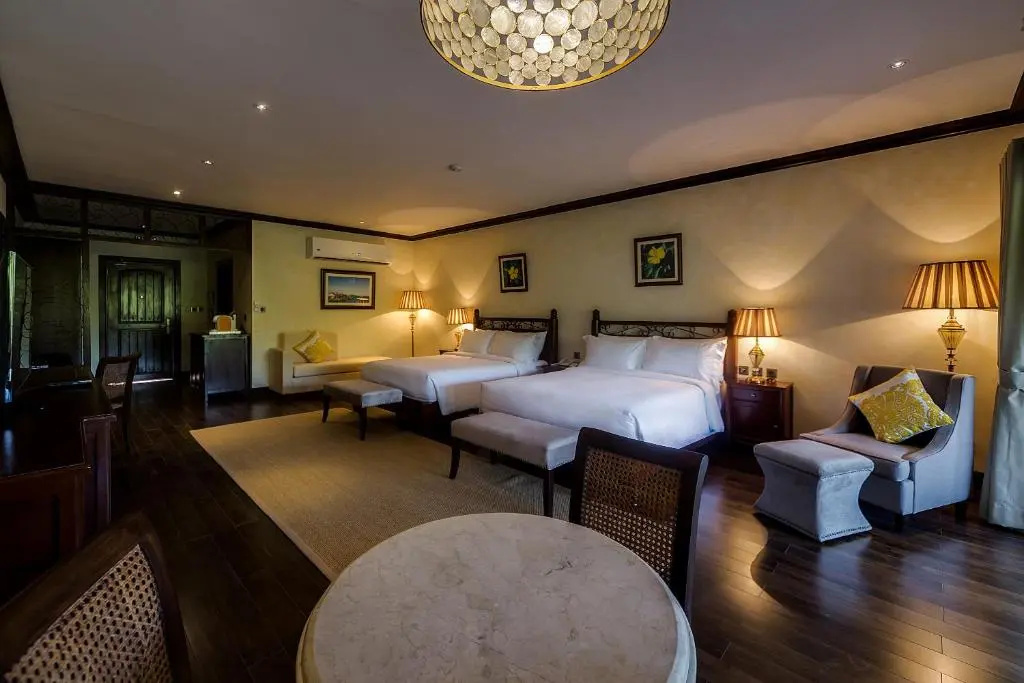 Suite with river view