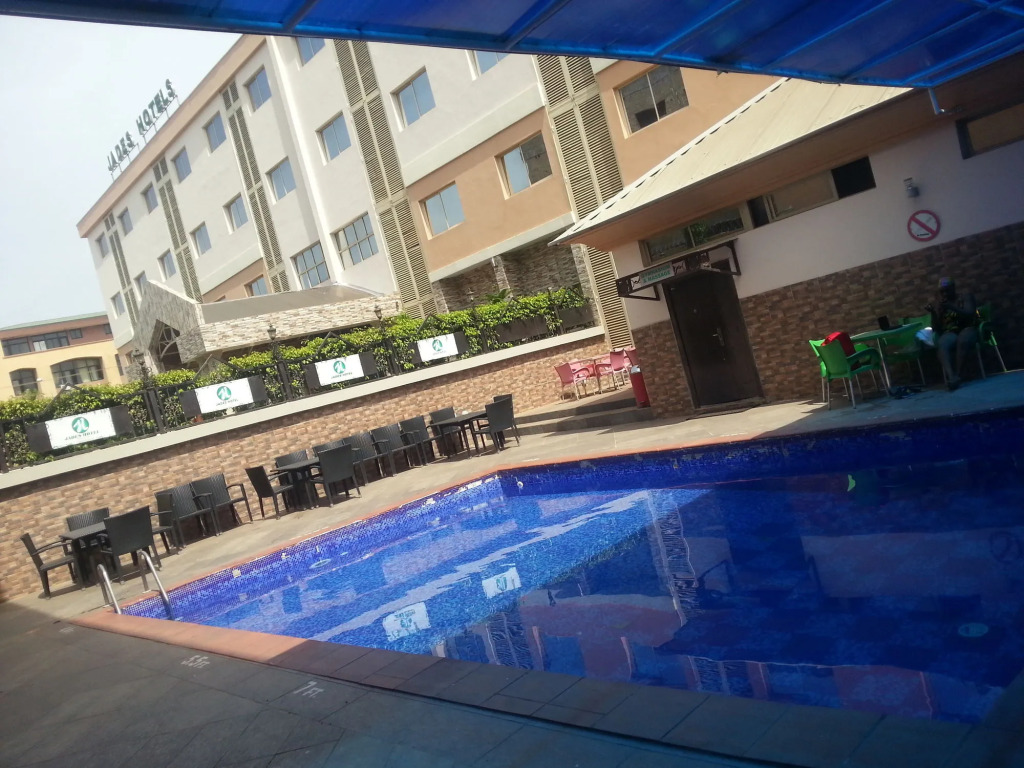 Jades Hotel - фото 12