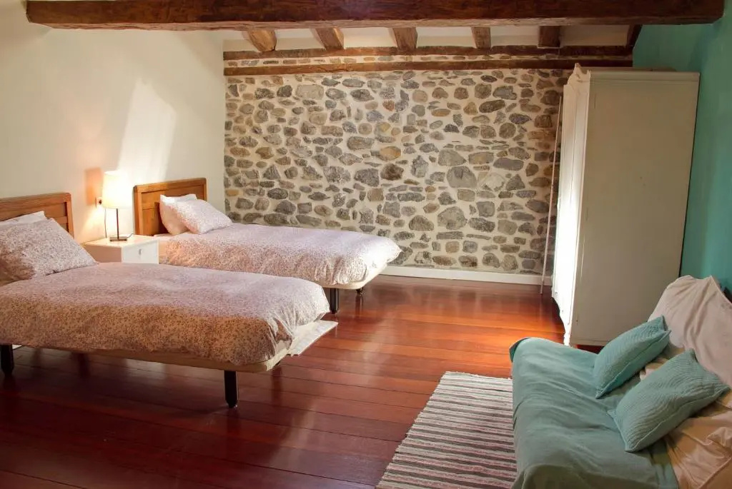 Economy room
