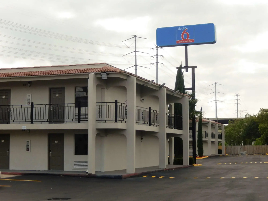Studio 6-Houston, TX - Intercontinental Airport South