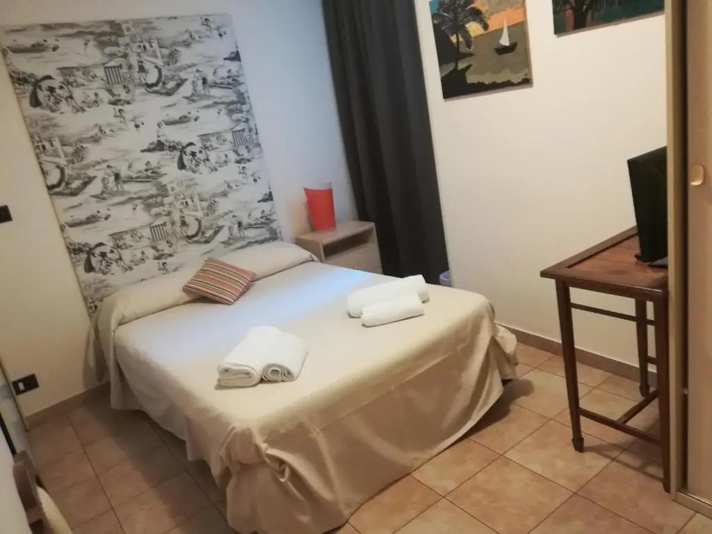 Standard Double room (full double bed)