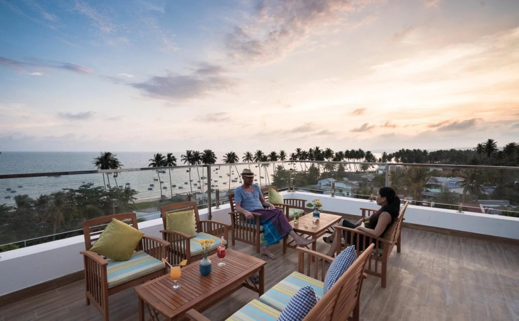 Beach & Waterfront