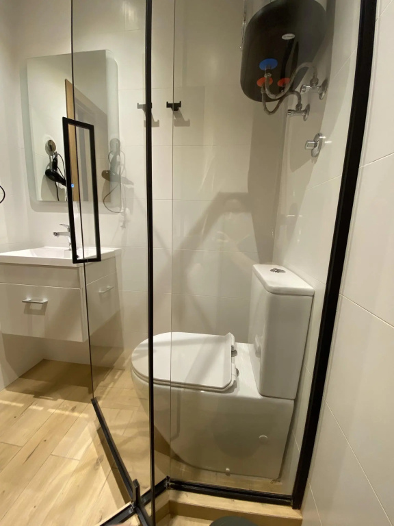 1 Bedroom Double Apartment with balcony (full double bed)