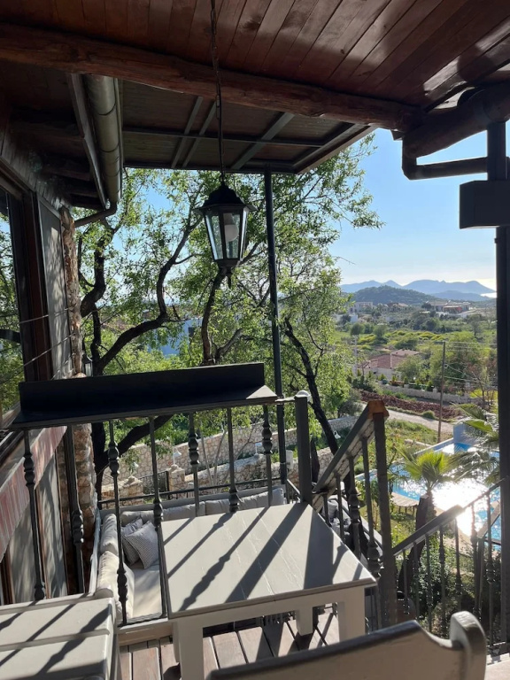Balcony & Terrace