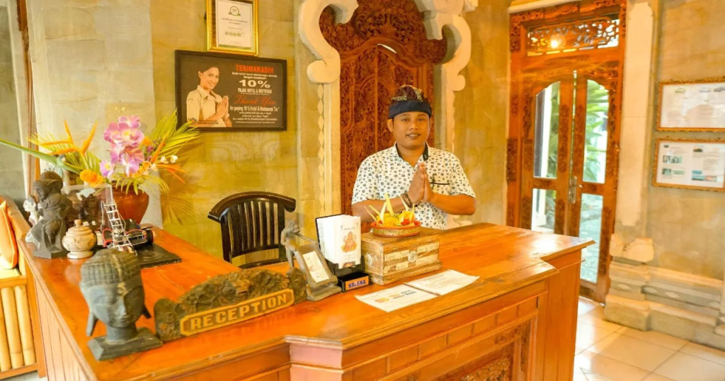 Lobby & Reception