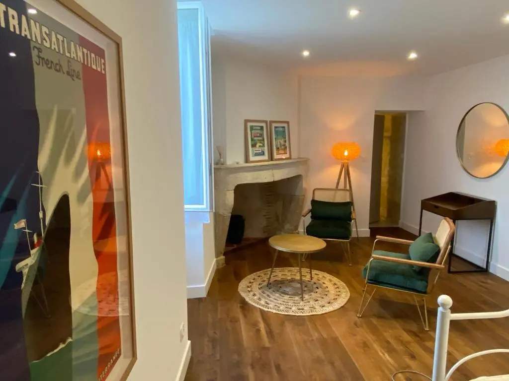 Standard Double room with pool view (full double bed)