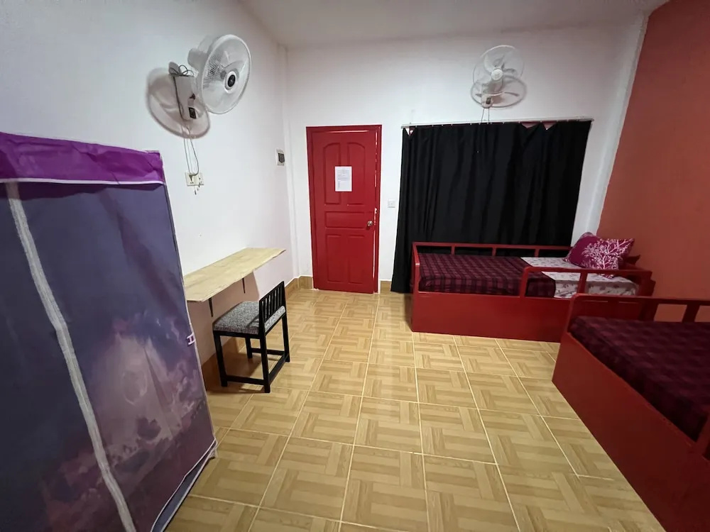 Economy room