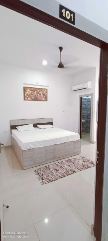 OYO 70092 Hotel Maharaja