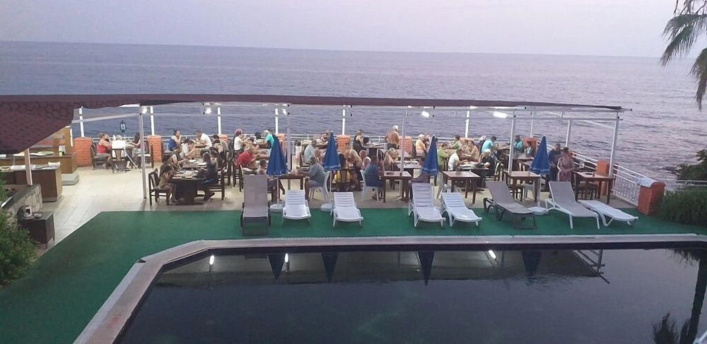Club Enjoy Beach Hotel
