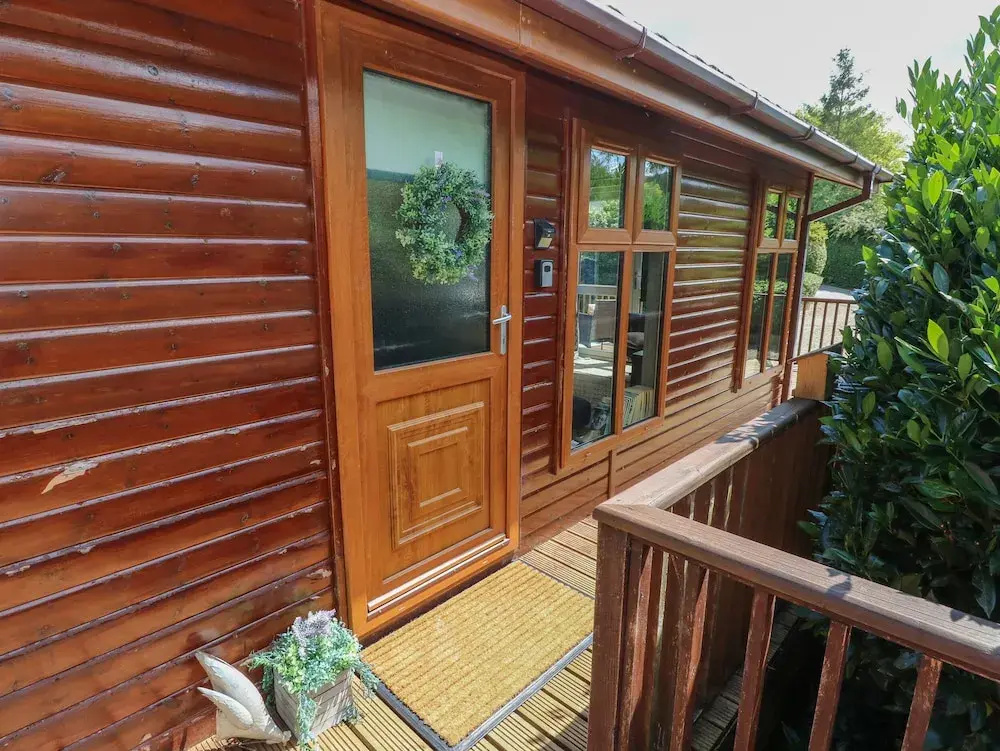 1 Hornbeam Lodge