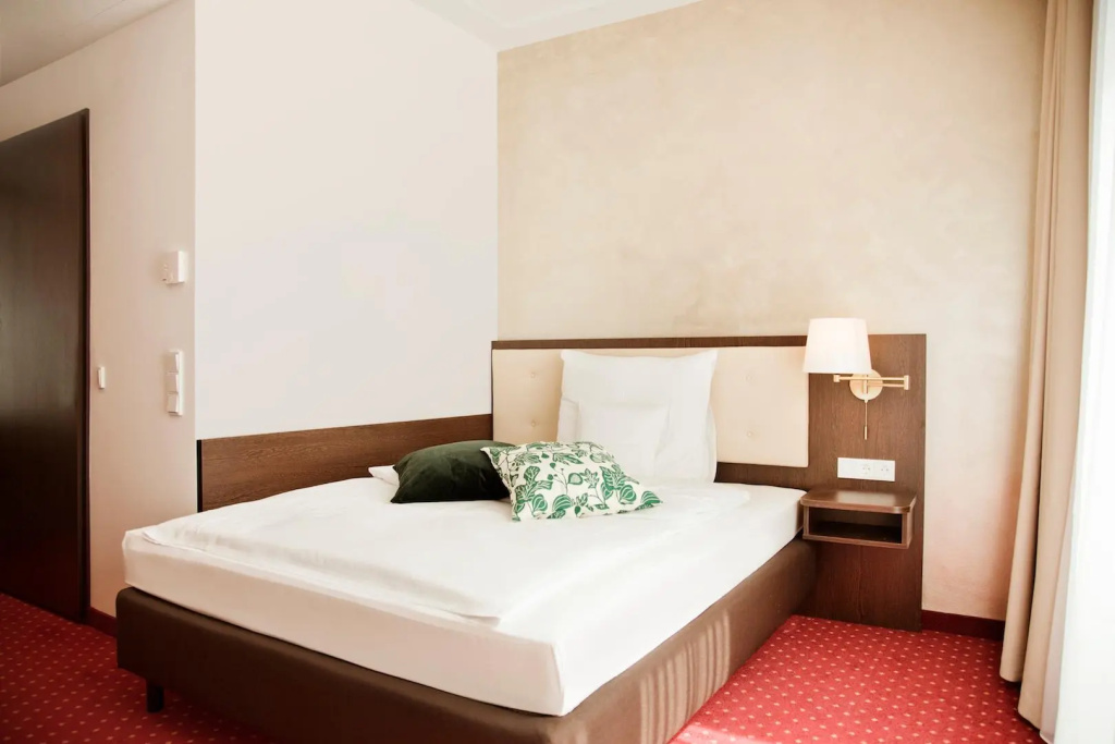 Standard Double room (full double bed)
