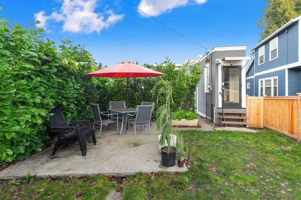 Montlake Hideaway in Spite House