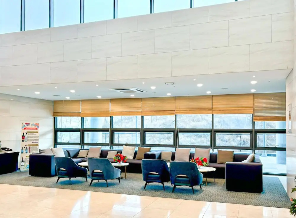 Lobby & Reception