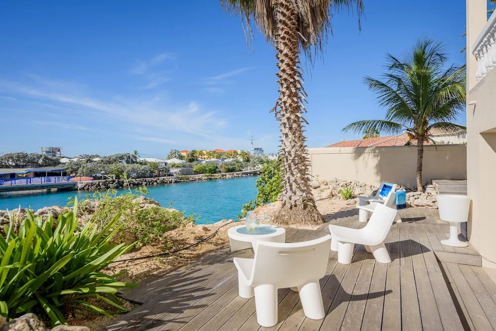 Beach & Waterfront
