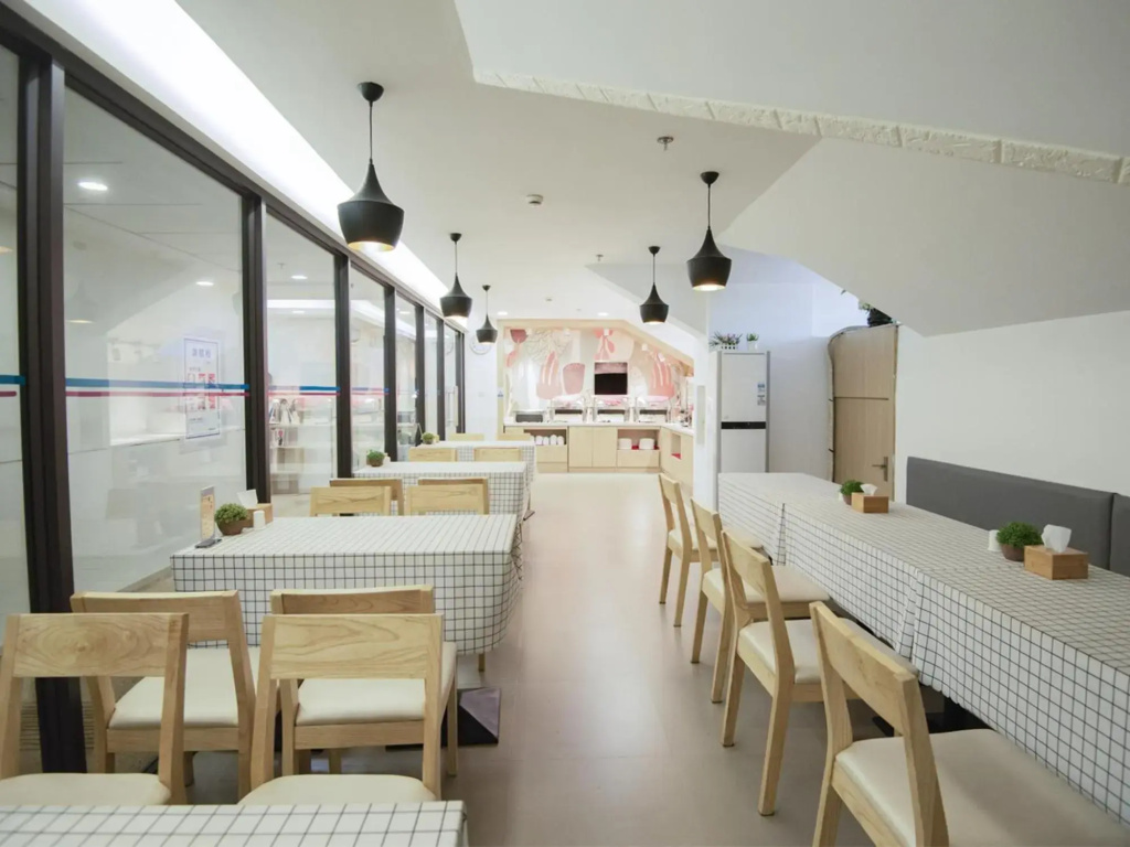 Food & Beverage