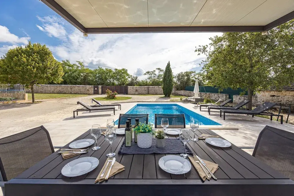 Villa With Pool in Stancia San Antonio