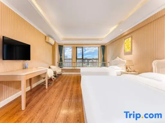 Standard Triple Family room