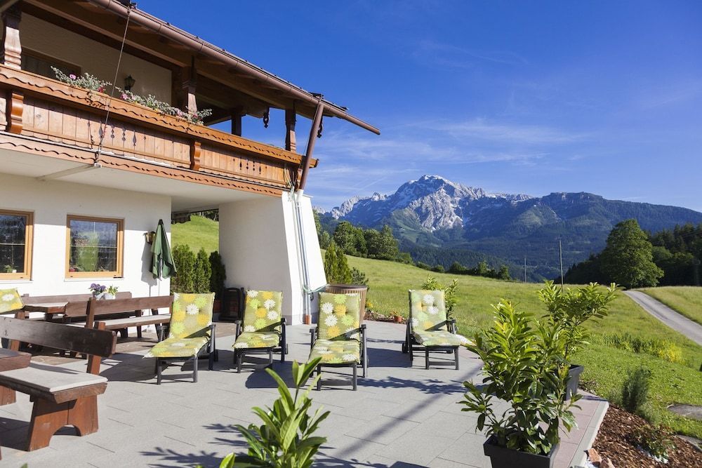 Ferienwohnungen Gastehaus Larcheck