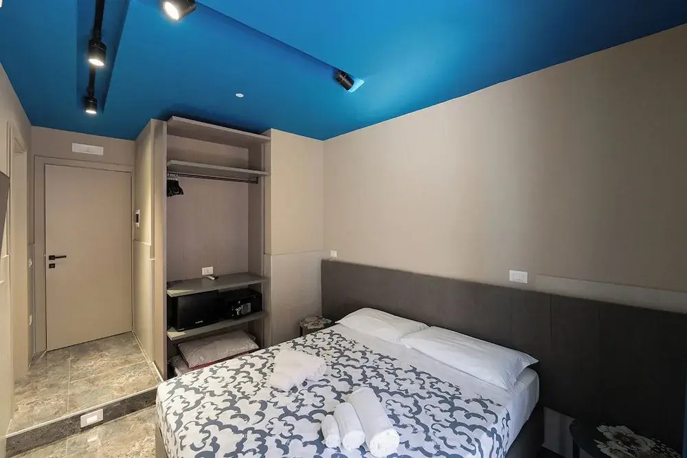 Economy room