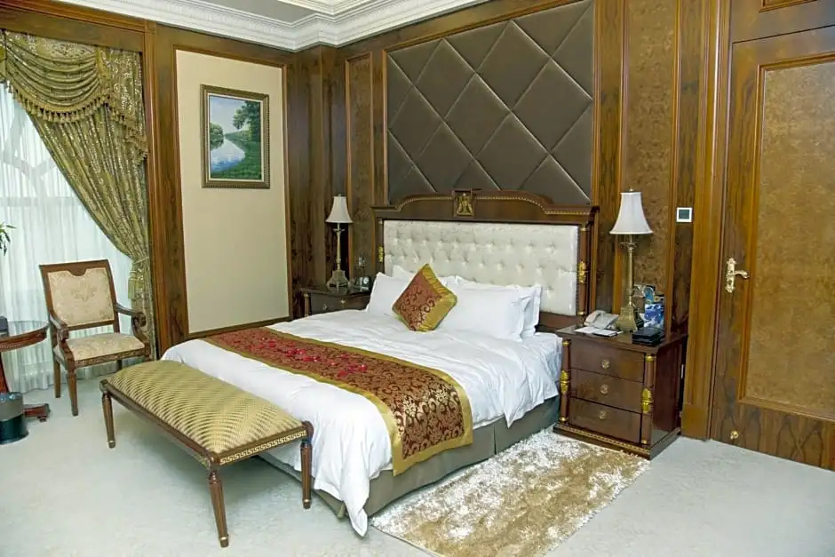 Gladden Hotel — 6