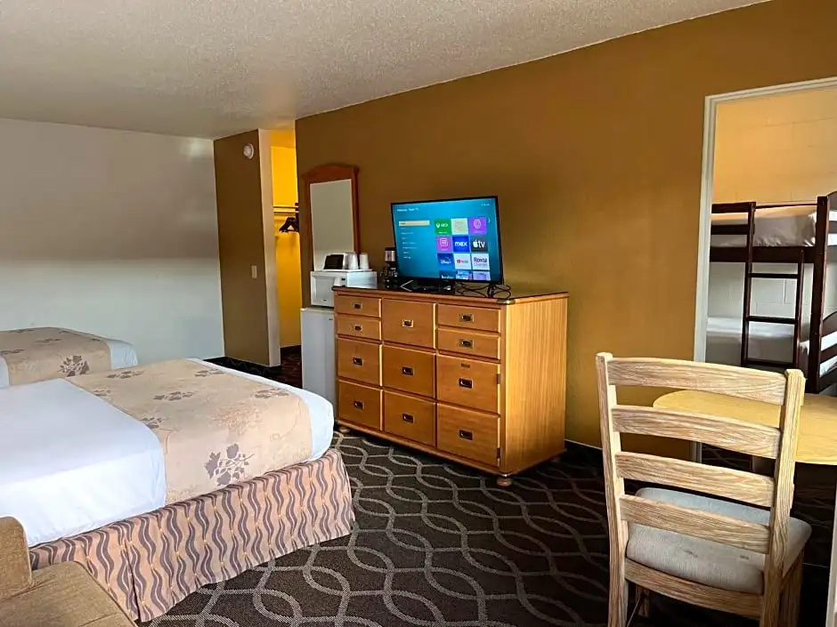 Double Suite (full double bed)