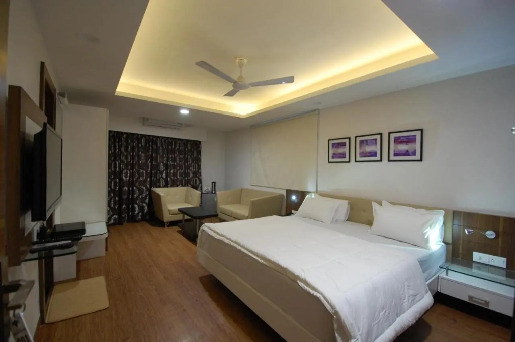 Hotel photo 12