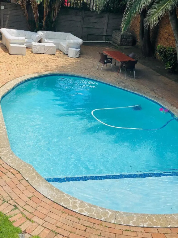 Airport Royal Guest House - фото 14