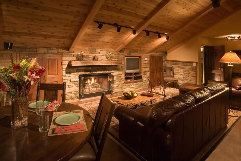 Alpine Village Suites - Chambres