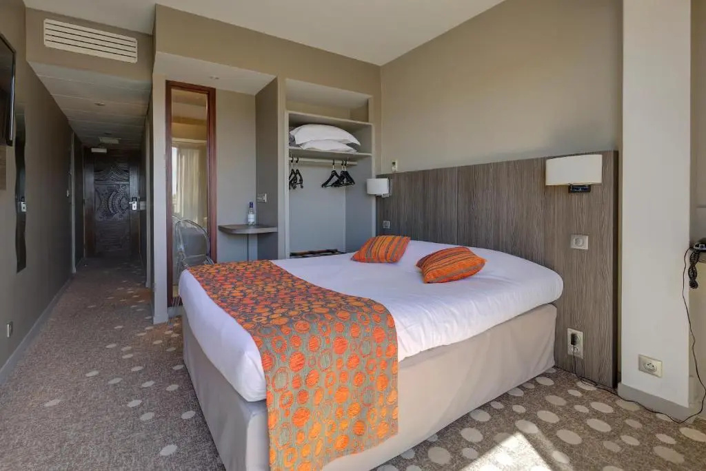 Standard Double room (full double bed)