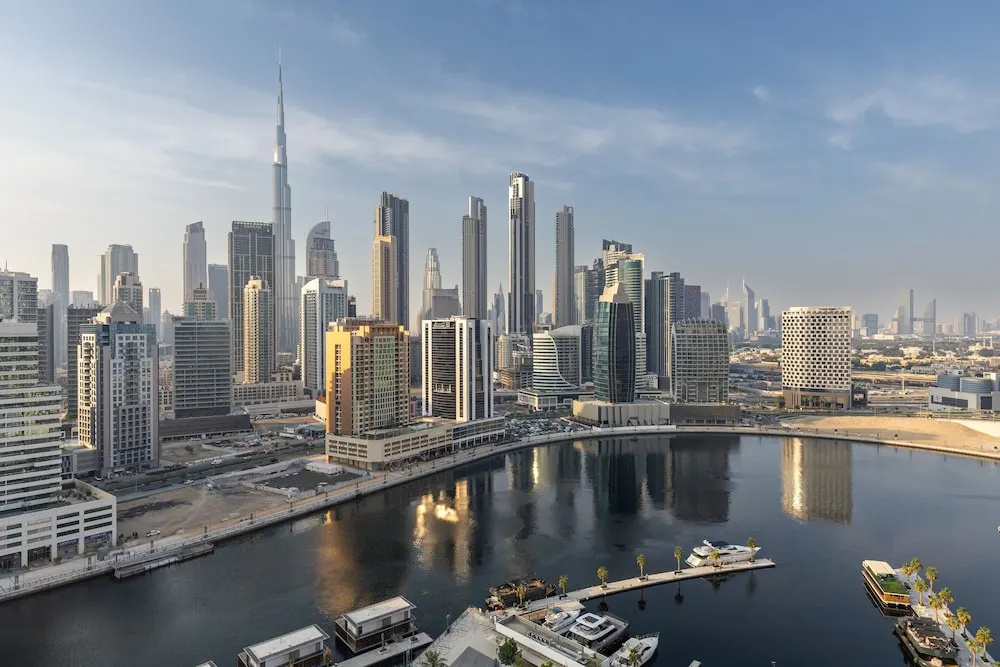 Waves - Top Waterfront 2BR Apartment in Business Bay