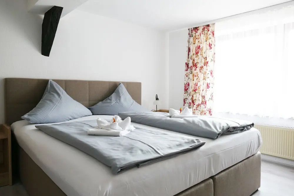 Standard Triple room with balcony