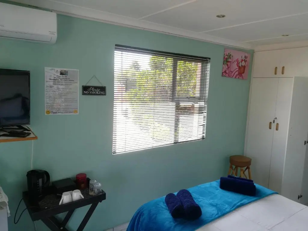 Deluxe Double room (full double bed)