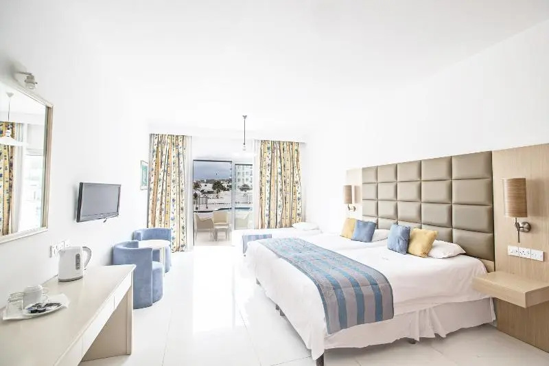 Odessa Beach Hotel - Chambres