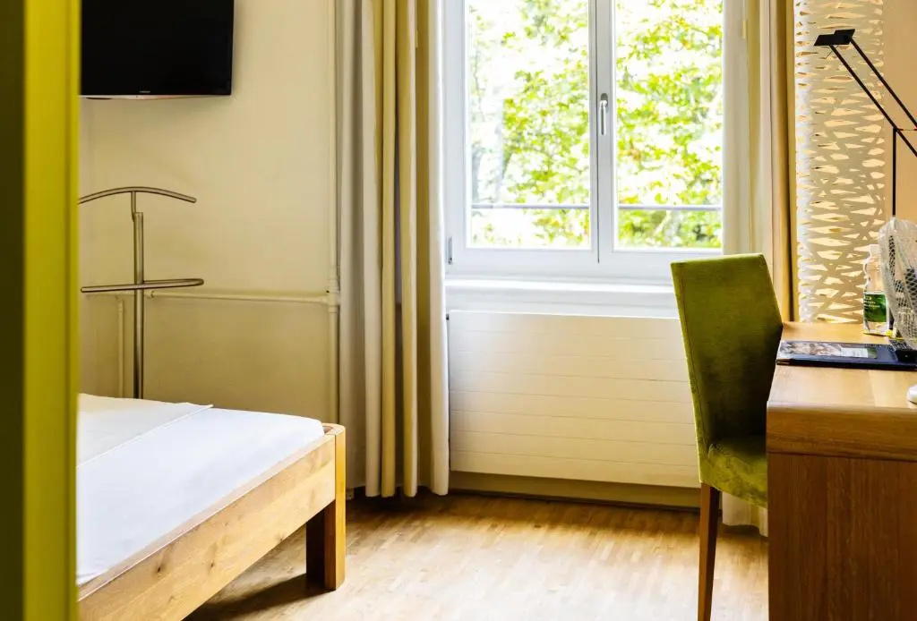 Standard Single room with garden view