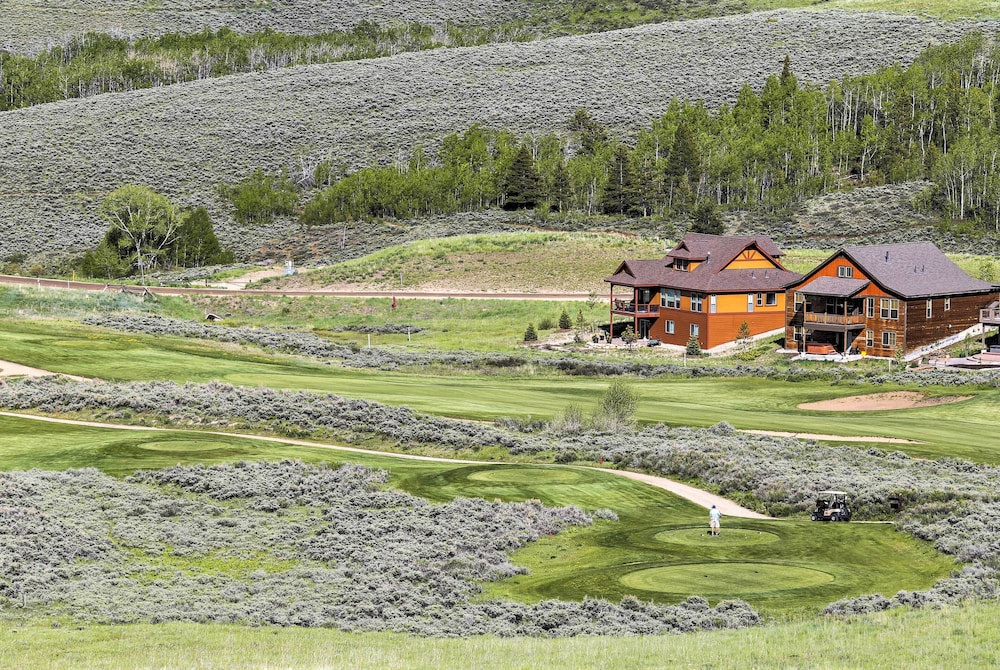 Ski, Soak & Explore! Granby Getaway w/ Mtn Views