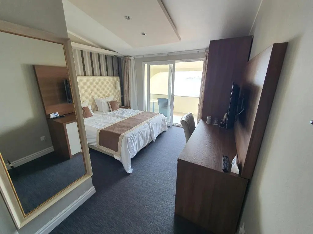 Standard Double room with sea view (full double bed)