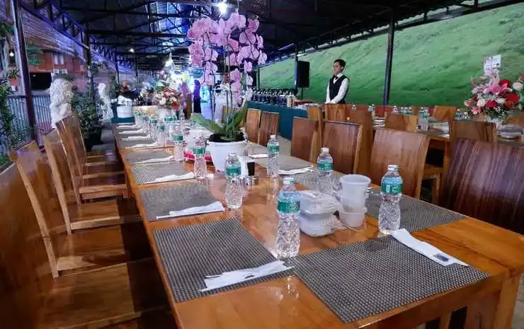 Food & Beverage